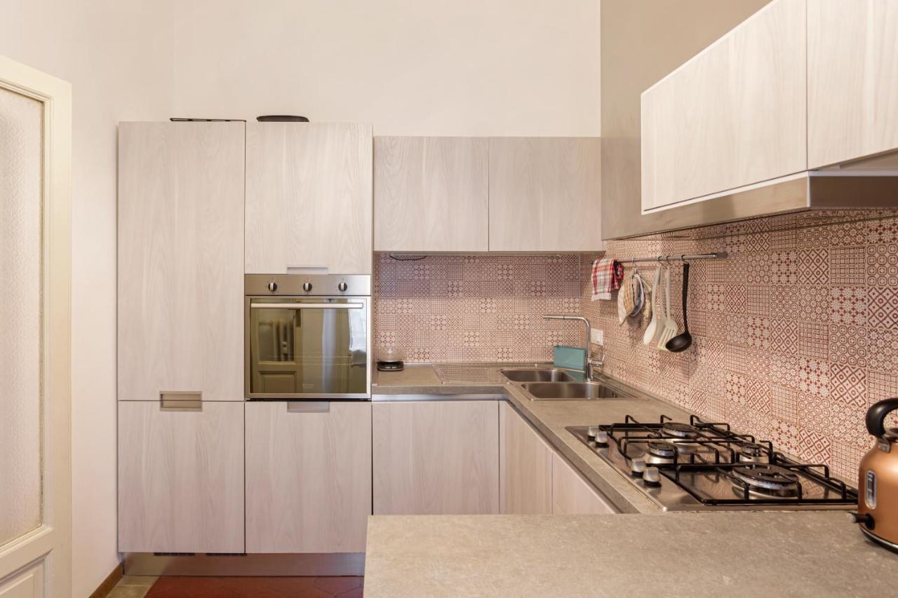 Restayled Chic Apartement Milan Bagian luar foto
