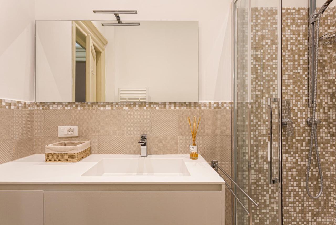 Restayled Chic Apartement Milan Bagian luar foto