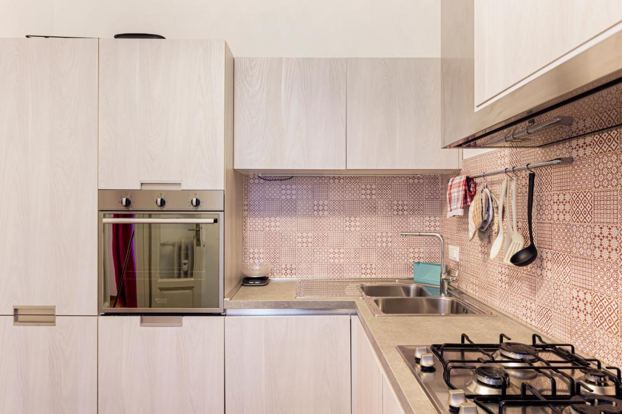 Restayled Chic Apartement Milan Bagian luar foto